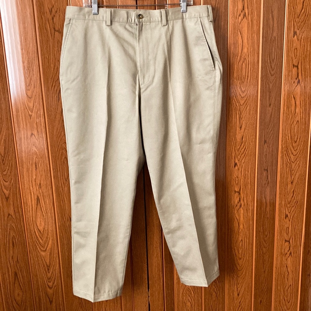 New Men’s fit Comfortable  Classic Jeans Size38  Button and Fly Zipper Closure.